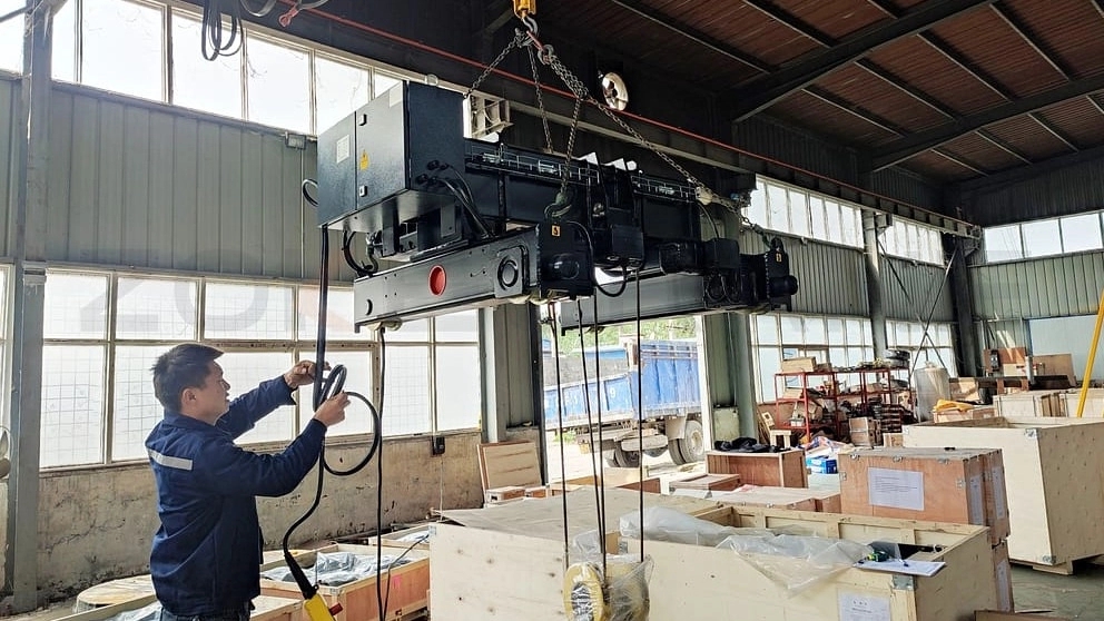 The difference between a crane and a hoist The difference between a crane and a hoist